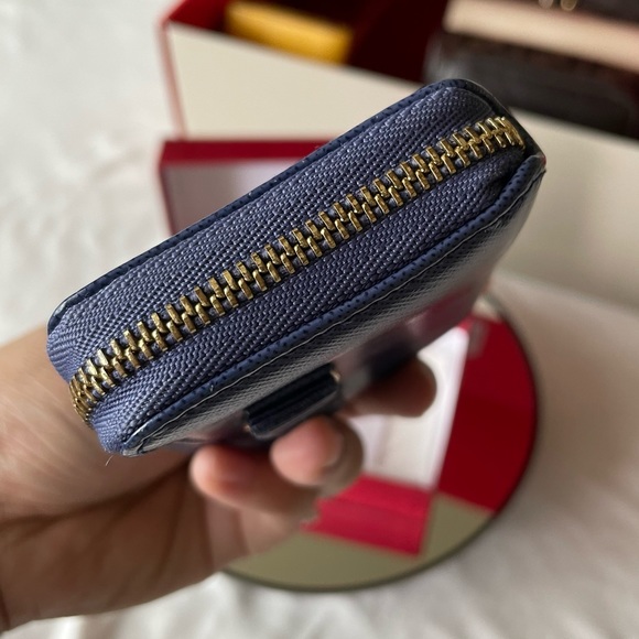 Salvatore Ferragamo zippy wallet - Picture 6 of 16